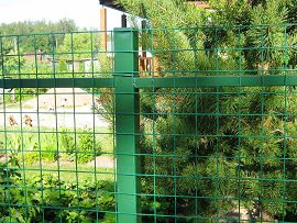 Забор из сварной сетки. Фото